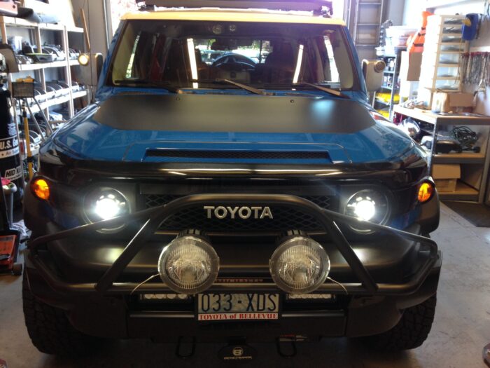 Toyota FJ Cruiser Morimoto Mini H1 HID Projector Retrofit