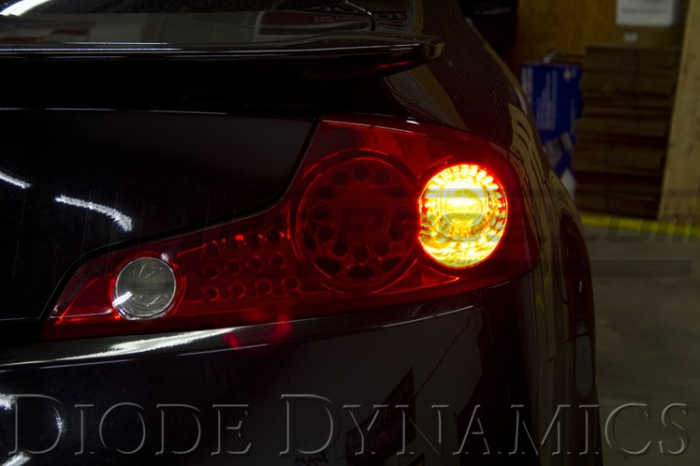 g35-factory-turn-signal-tail-as-turn