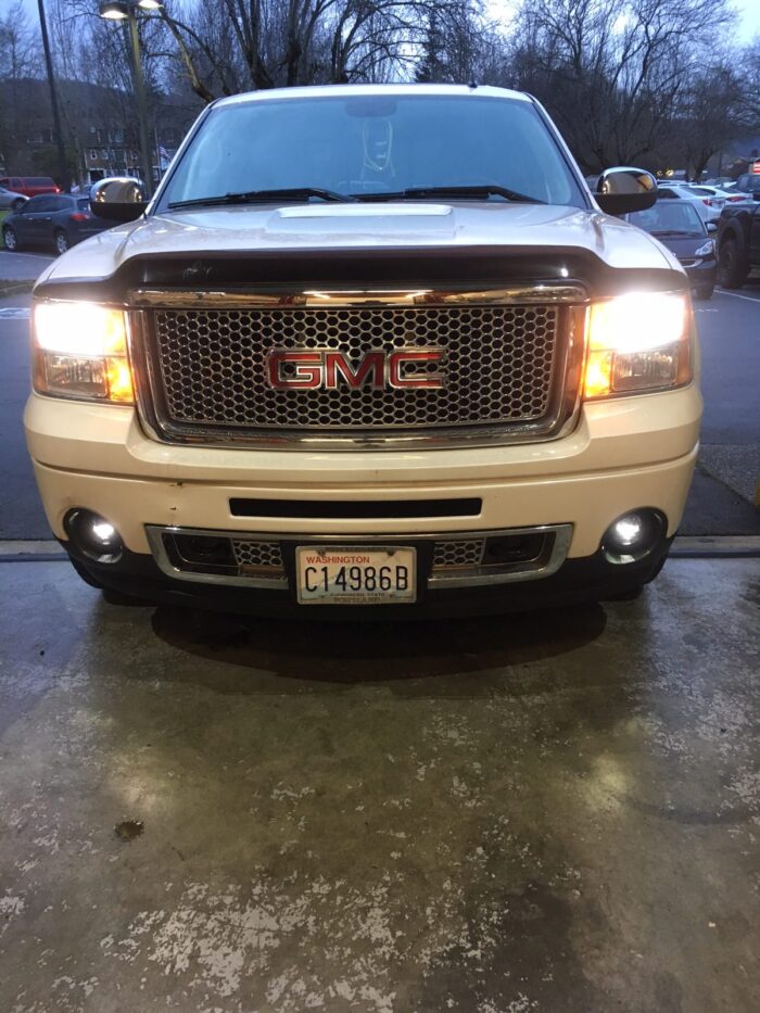 GMC Sierra 1500 HYLUX HID Kit and Morimoto XB Fogs
