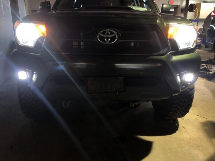 Toyota Tacoma LumaWerx 9G Morimoto XB Fogs