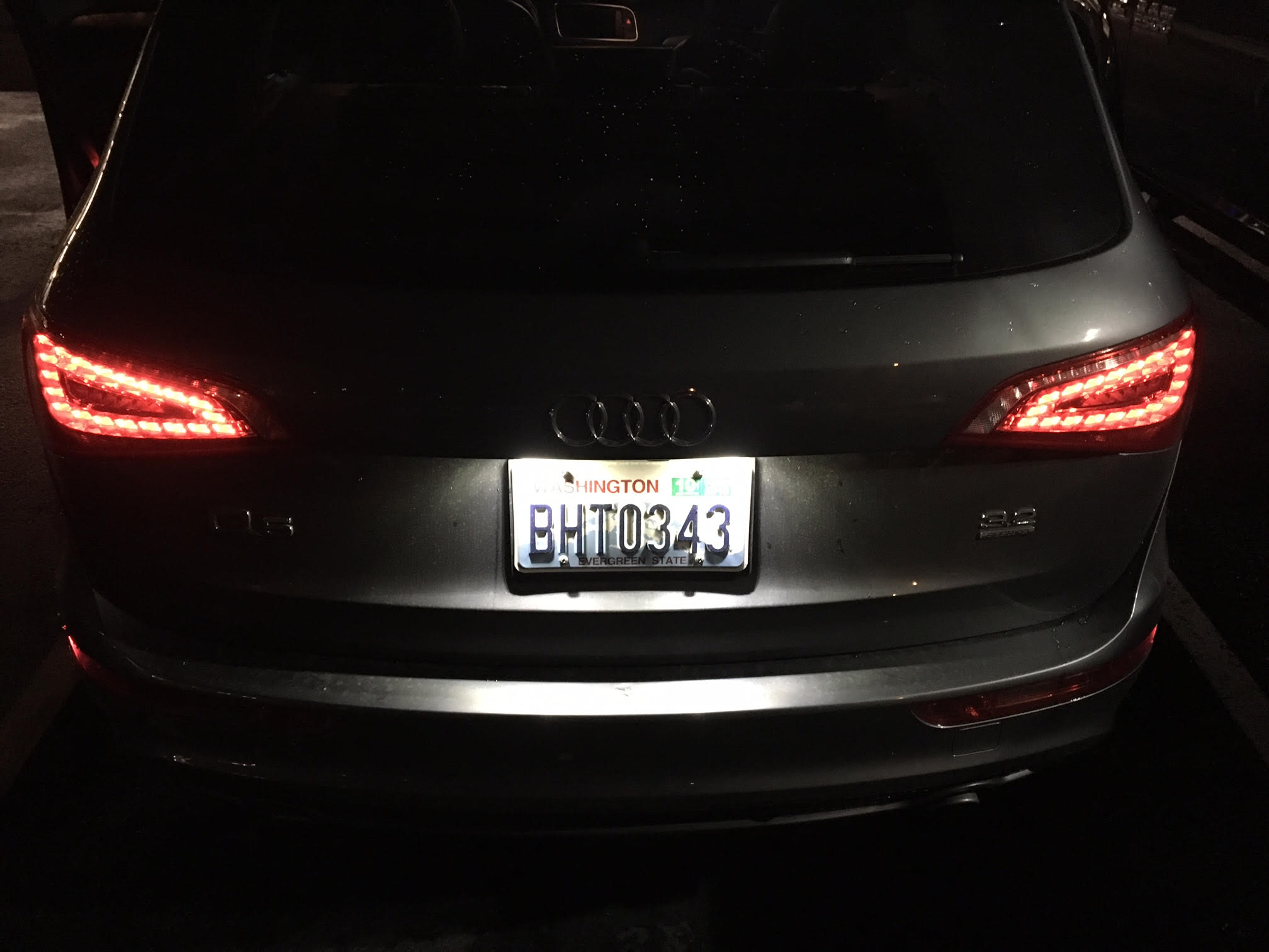 https://hidkitpros.com/wp-content/uploads/2017/12/Audi-Q5-LED-License-Plate-Lights.jpg