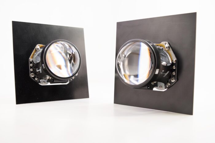 Universal Mini D2S Projector Retrofit by Morimoto