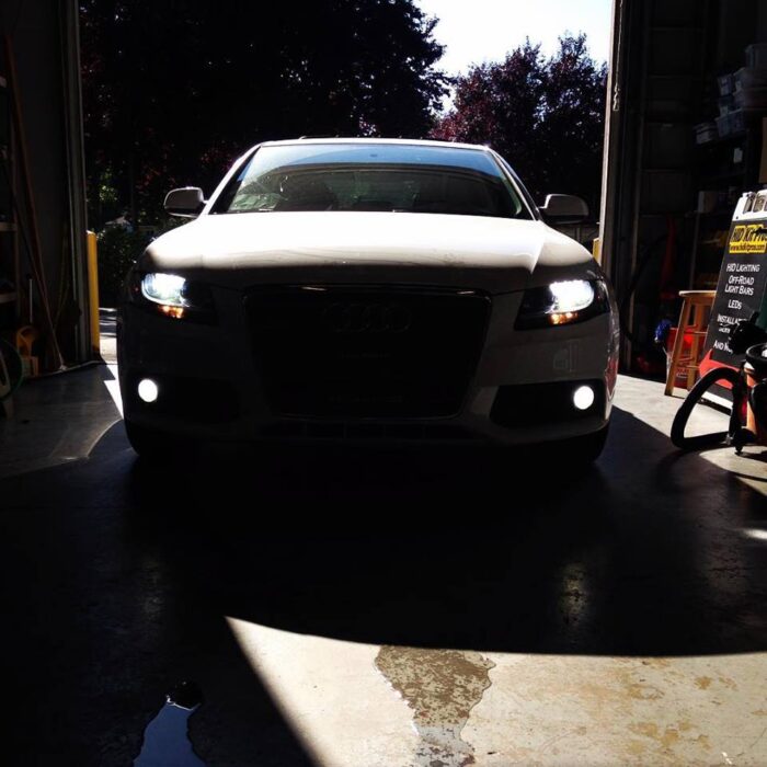 Audi A4 6000k HYLUX and CNLight HID Low Fog Lights