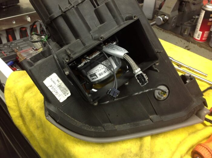 Cadillac SRX OEM Ballast Replacement