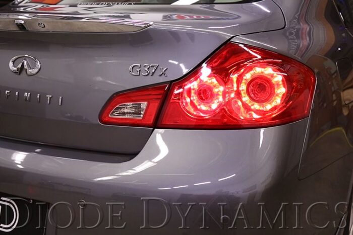 Infiniti G37 Sedan Tail as Turn
