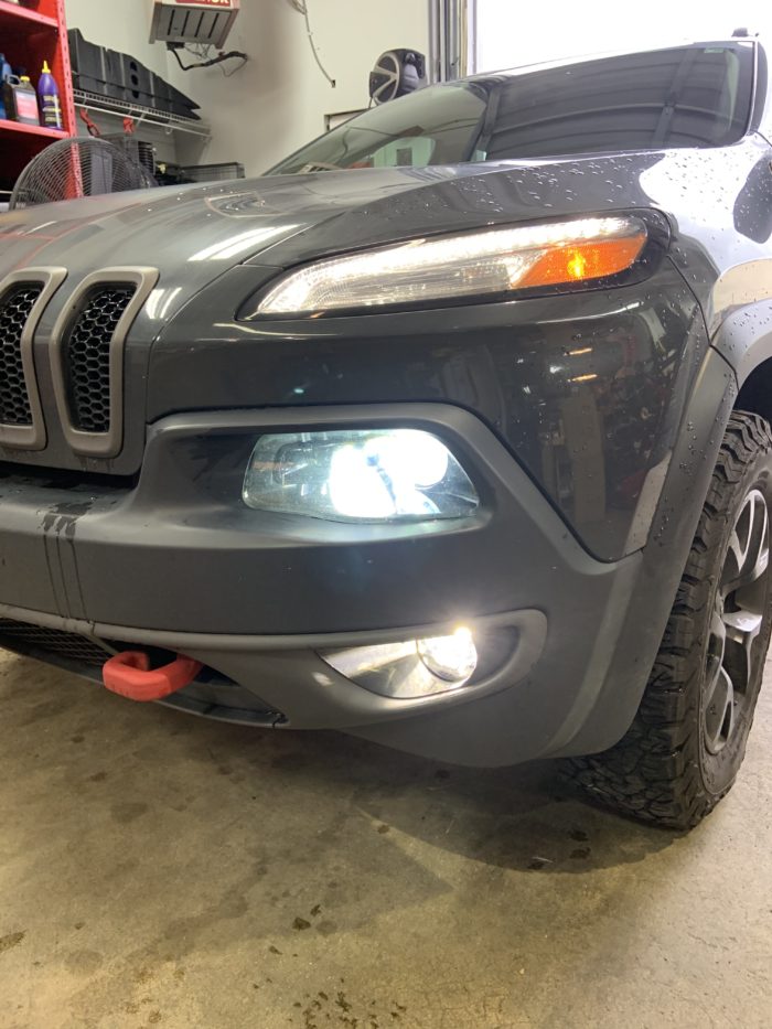 6000k HYLUX Jeep Cherokee HIDs
