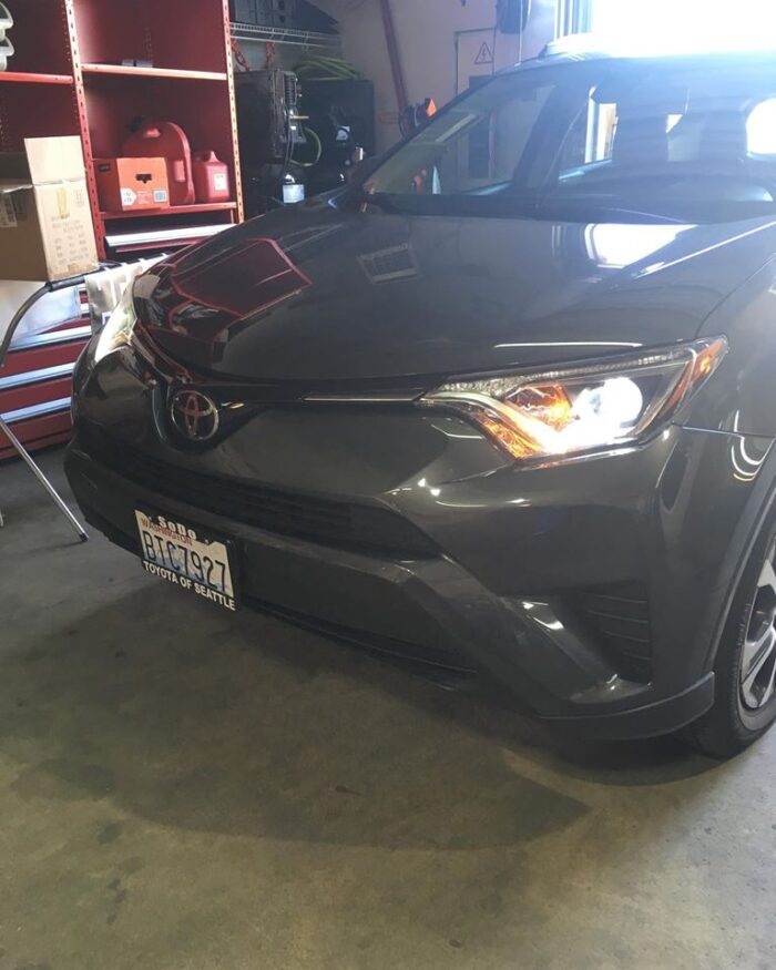 Toyota Rav4 Morimoto HID Kit